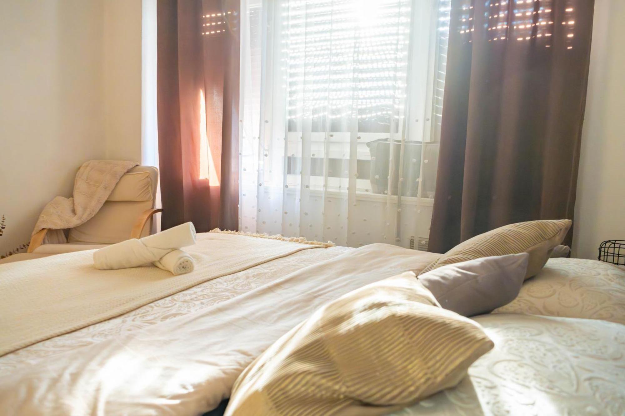 Apartman Lili Knin Ngoại thất bức ảnh