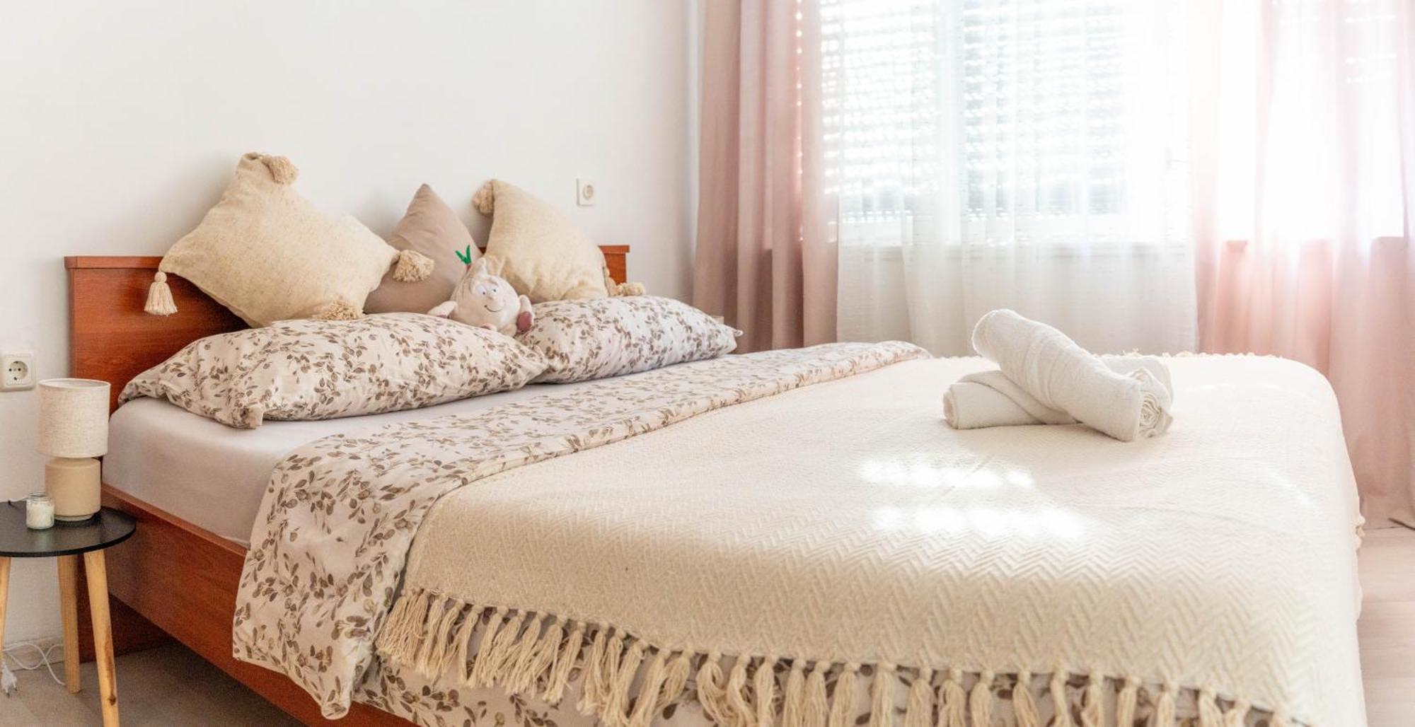 Apartman Lili Knin Ngoại thất bức ảnh